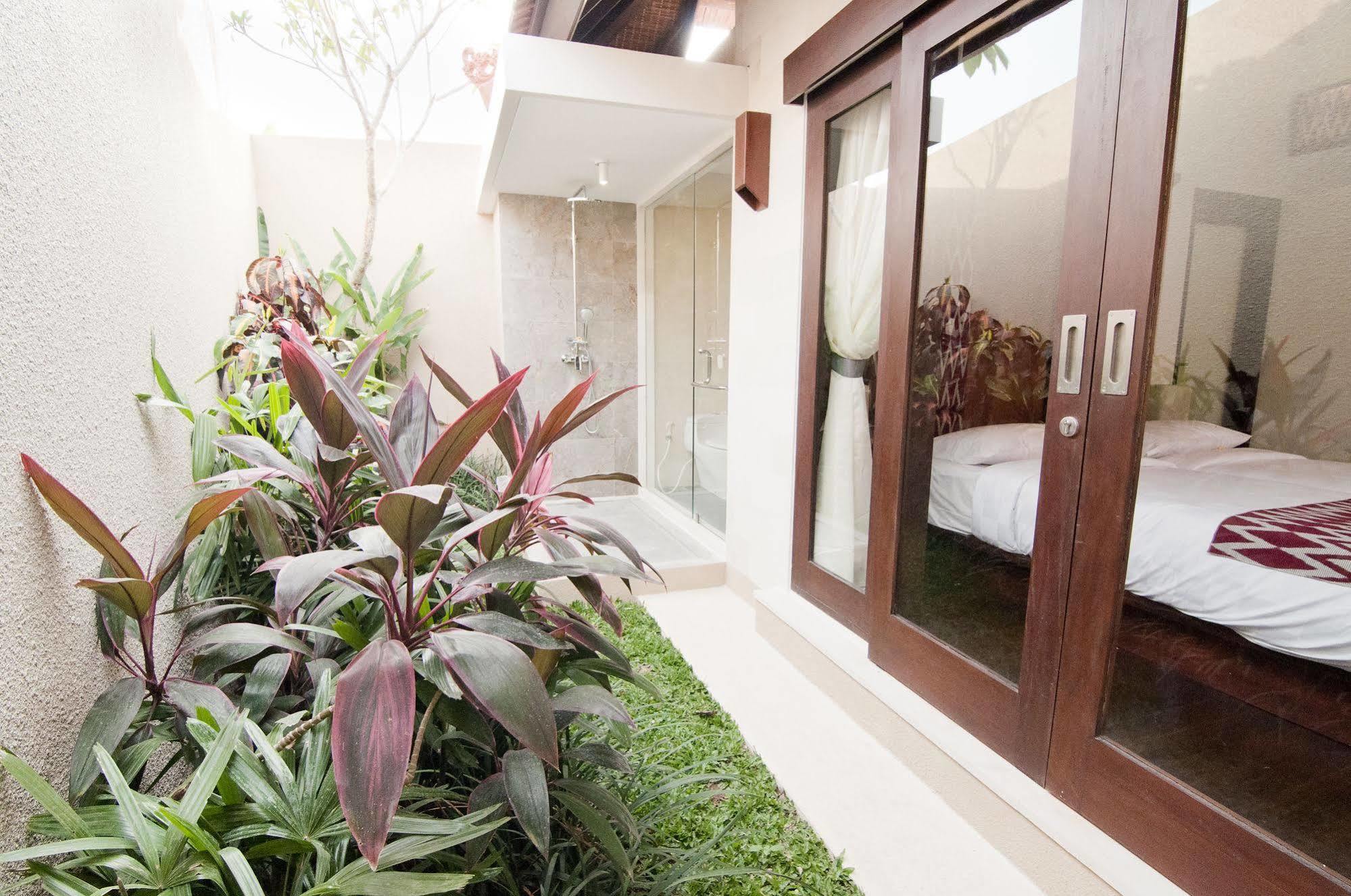Villa Puspa Tanah Lot  Exterior photo